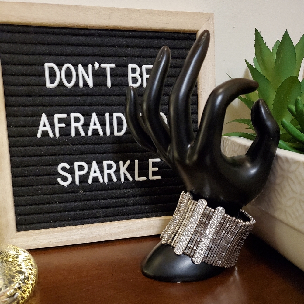Sparkling Women’s Stretch Bracelet - Picture 7 of 7